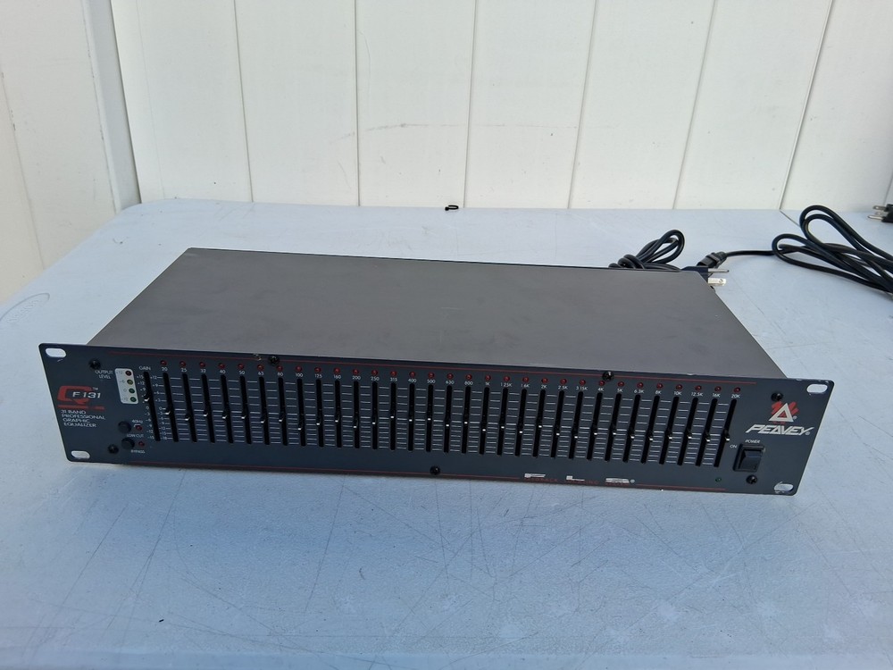 Peavey QF 131 31 Band Graphic Equalizer - Working