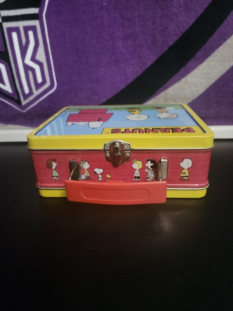 VTG Metal Tin Launch Box Comic Theme (Peanuts) By: Schaulz