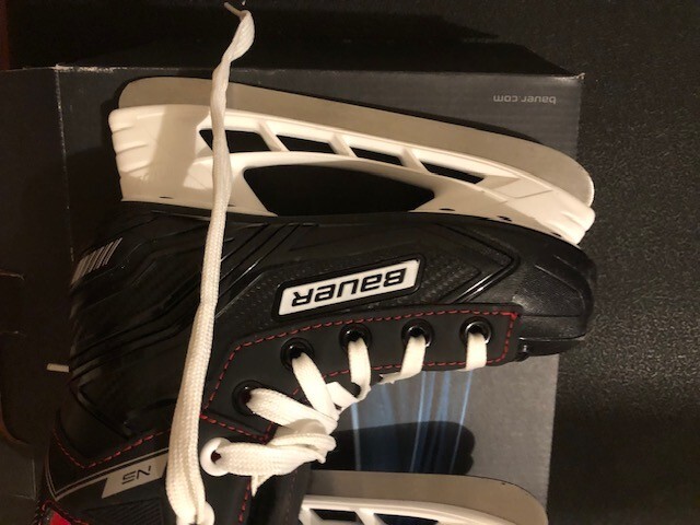 Bauer NS Ice skates-Y12 Black