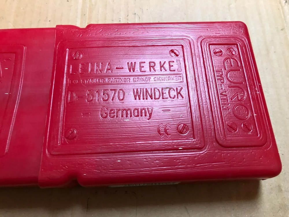 Car Warning Triangle Leina Werke D-51570