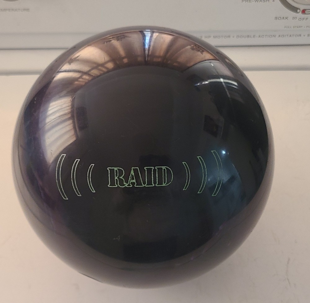 EBONITE RAID BOWLING BALL 15LBS SINGLE DRILL
