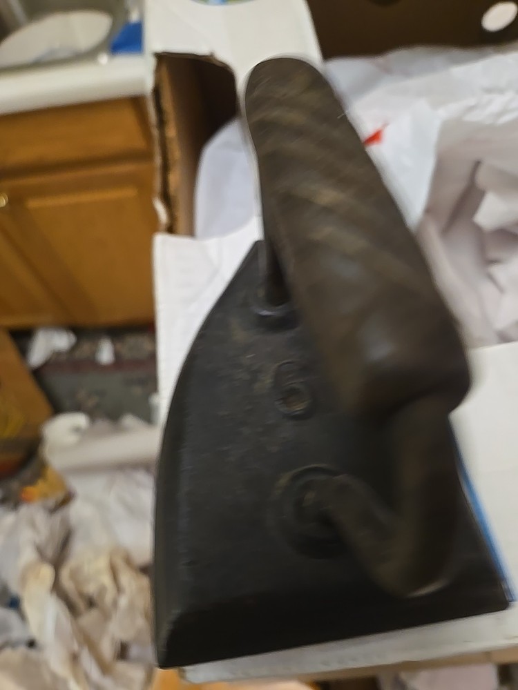 Iron #6 Cast Iron Flat Iron