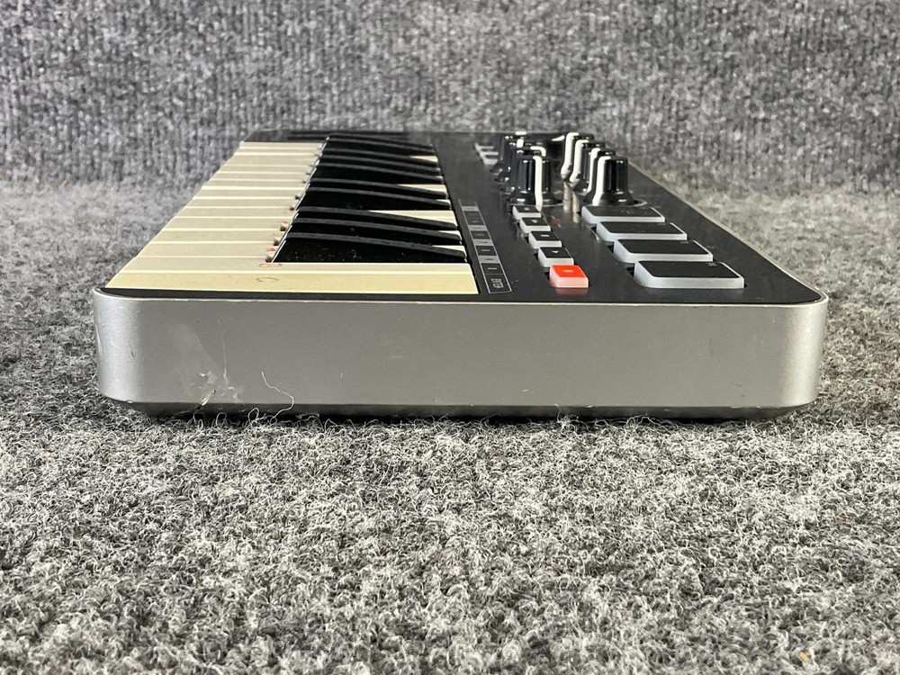 Samson Graphite M25 Mini USB MIDI Controller 25-Key Keyboard For PC/Mac