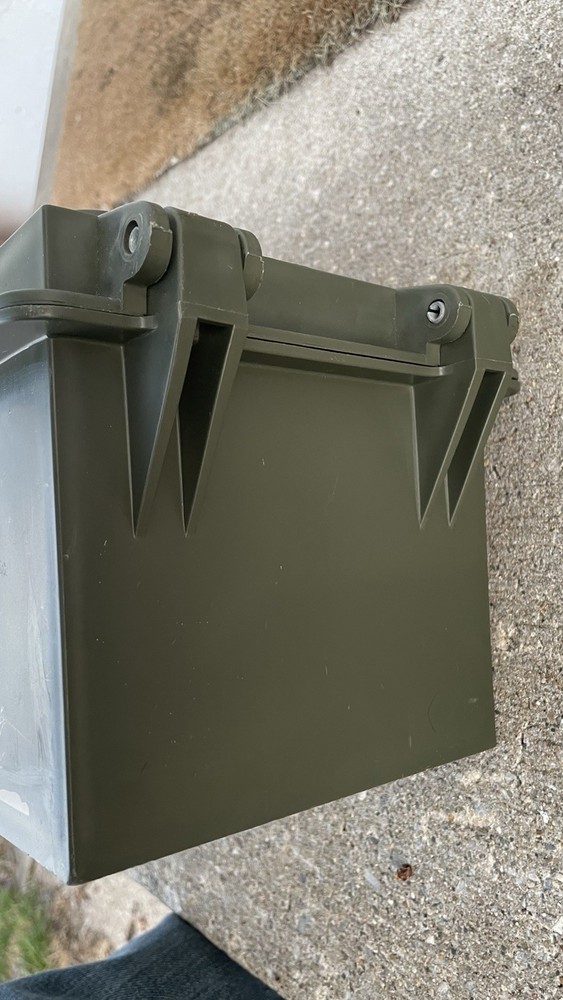 Action Field/Utility Box Excellent ￼