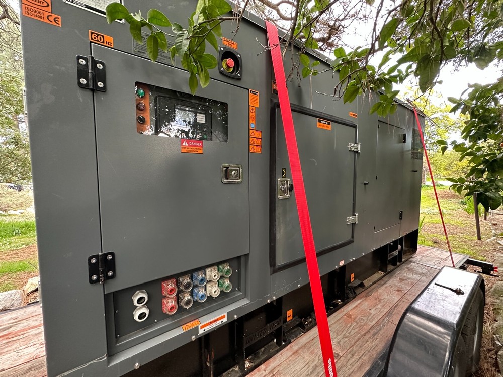 Perkins (CAT) 125KW Diesel Generator Super Silent Engine Quiet Engine