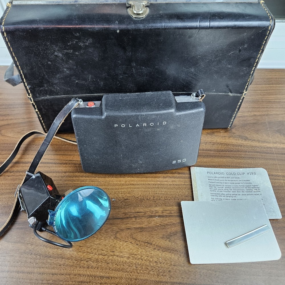 🔥 Vintage Polaroid Automatic 250 Land Camera With Case 🔥