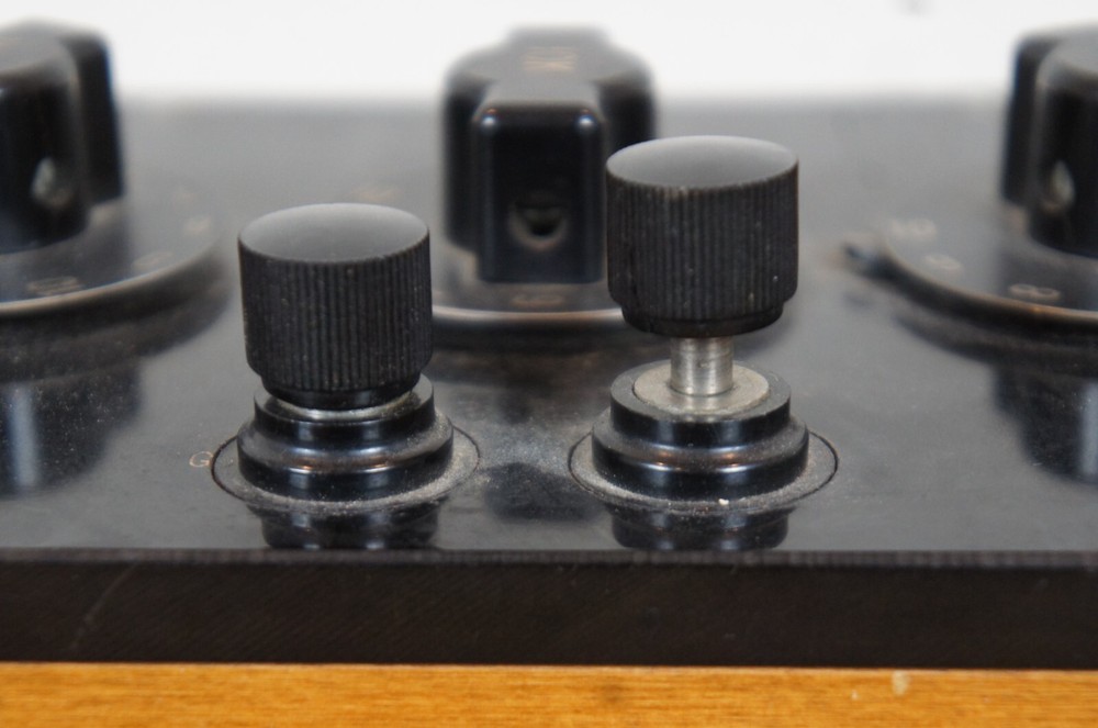 Industrial Instruments ABS OHMS Variable Resistor Box Model 1D