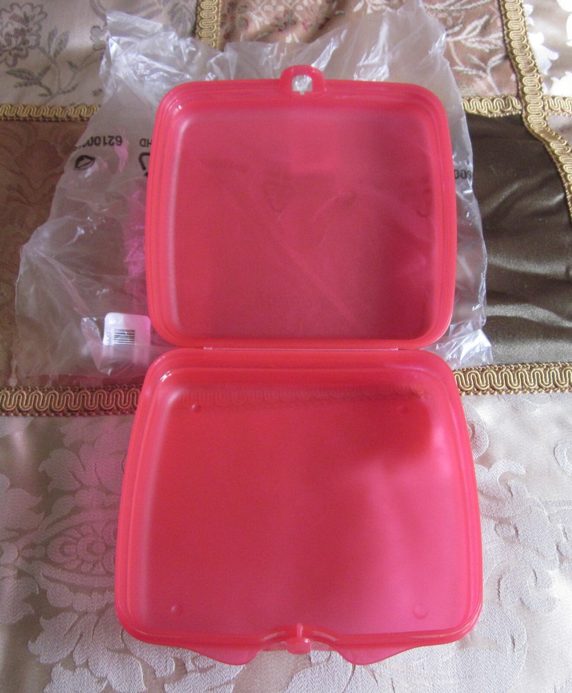 Tupperware NEW Pinkish Red Hinged Sandwich Keeper Container