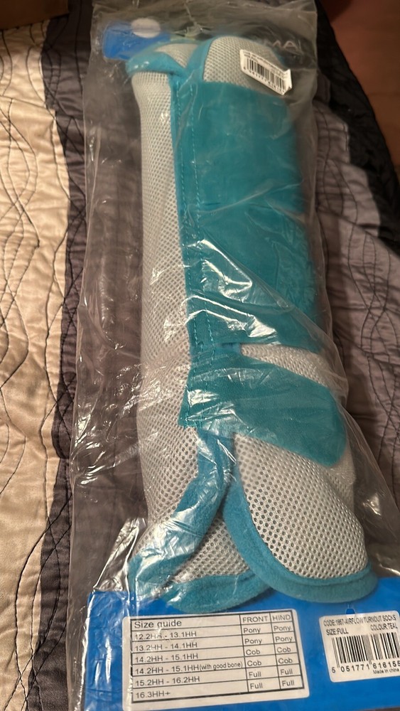 Arma Full Size Fly Boots NWT
