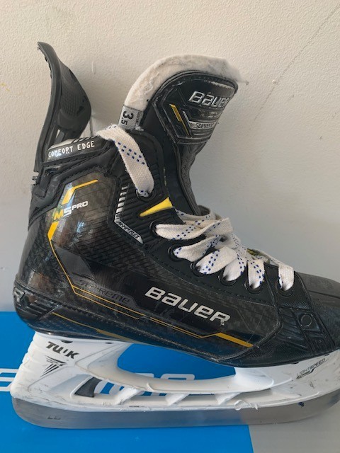 Bauer M5 Pro Skates Size 3.5 D