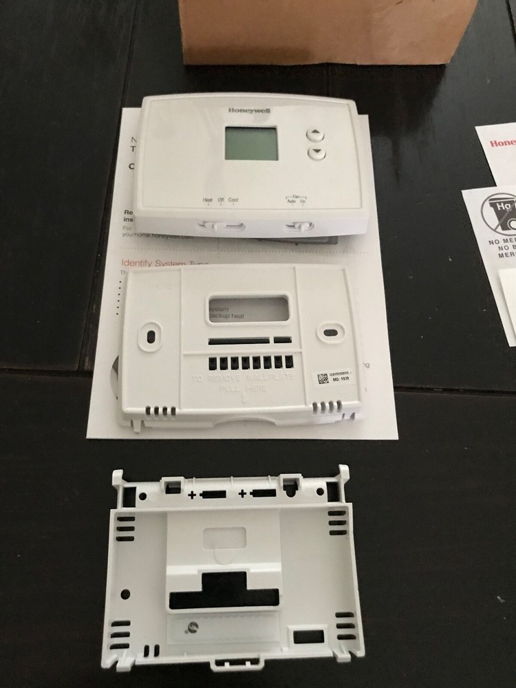 Honeywell RTH111B Digital Non-Programmable Thermostat - Heating & Cooling