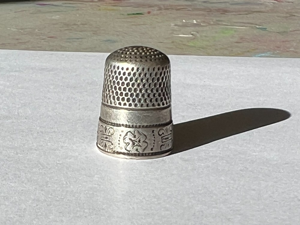 Antique Sterling Simons Dogwood & Des. Thimble