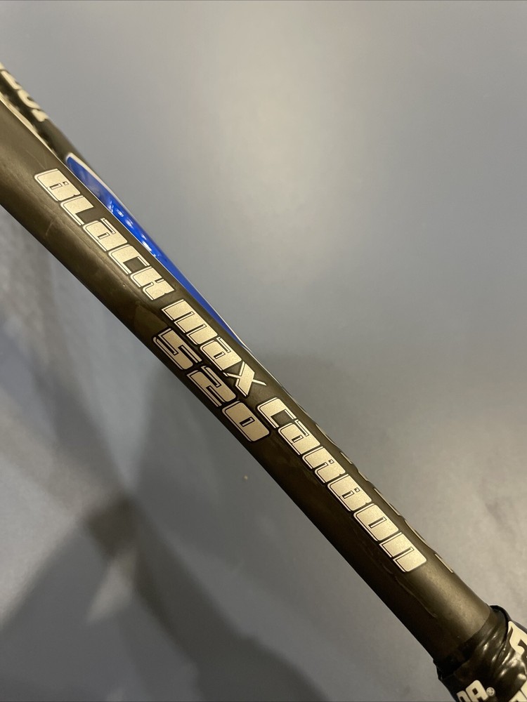 Dunlop Black Max Carbon 520 Squash Racket.