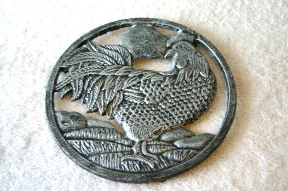 Bas Relief Rooster Cast Iron 7" Inch Round Trivet