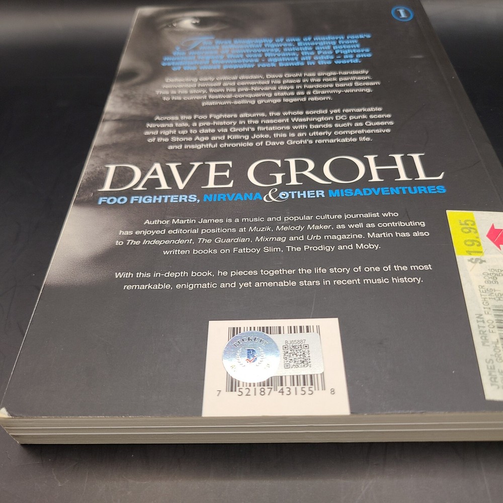 Dave Grohl Autographed Foo Fighters, Nirvana & Other Misadventures Beckett Auth.