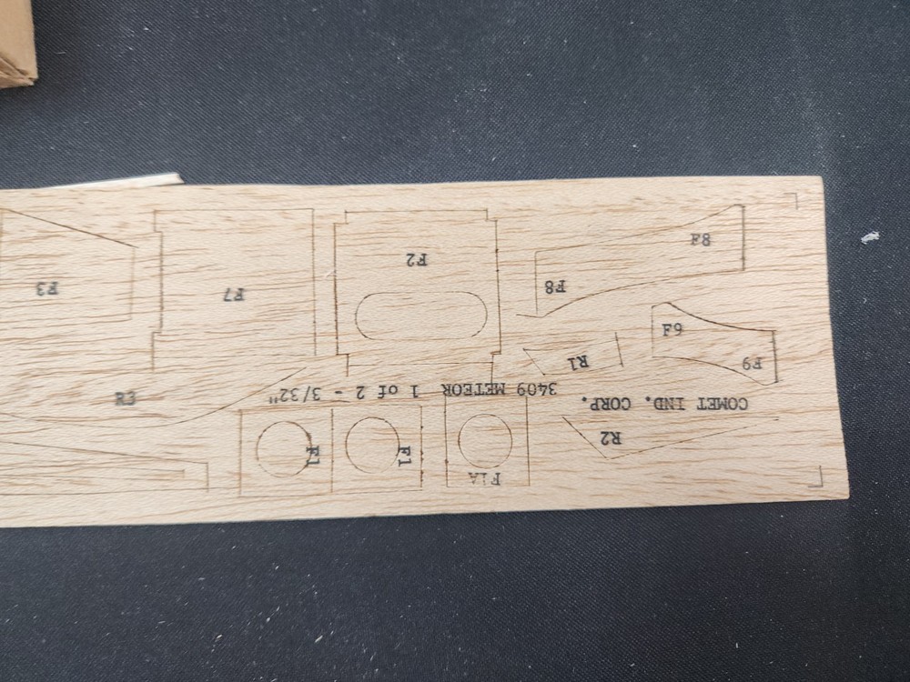 Vintage Balsa model plane kit Comet Meteor 21 3/8" span 3409