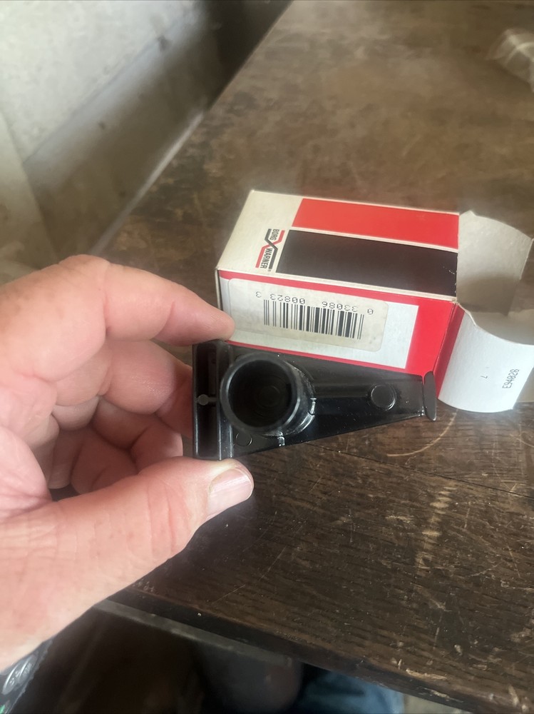 NOS BorgWarner D166P - Distributor Rotor