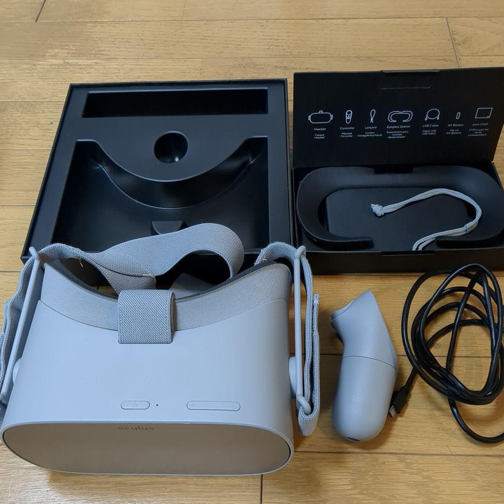 Oculus Go All-In-One VR Headset W/ Controller & Accessories Bundle Working Used