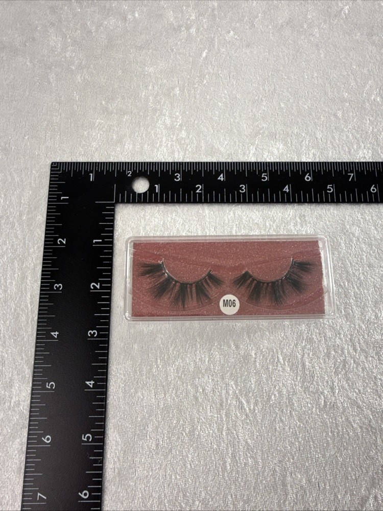 false eyelashes #M06