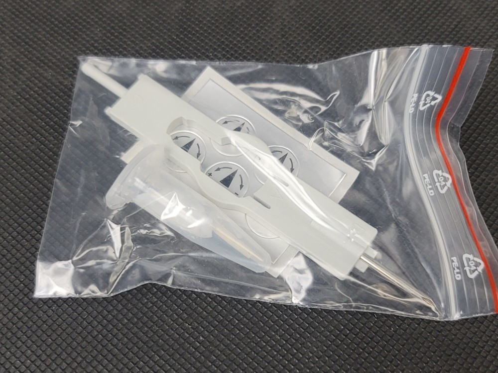 Eppendorf Series 2000 Adjustable Volume Pipette 2-20uL W/Accessories
