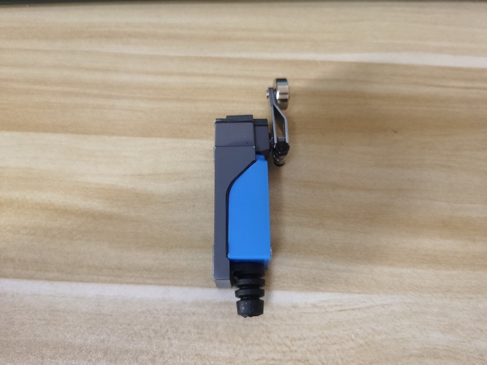 1PC Limit Switch SAV-8104 SAV8104