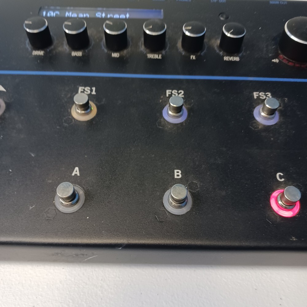 LINE 6 FIREHAWK FX MULTI EFFECTS GUITAR FLOOR PEDAL DIGITAL PROCESSOR TESTED