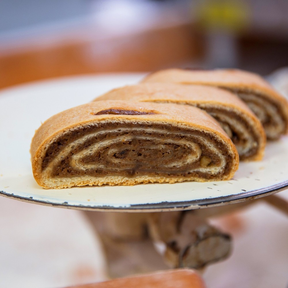Apple Cinnamon Walnut Kolachi Roll