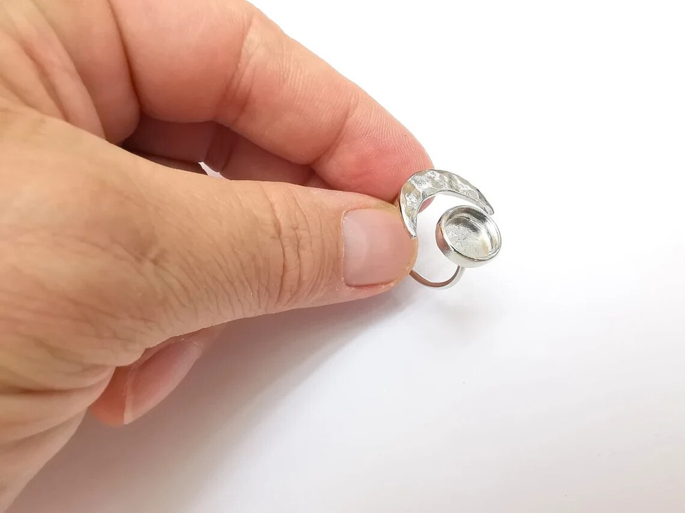 Shiny Silver Hammered Crescent Ring Setting, Cabochon Blank Resin Bezel Mounting
