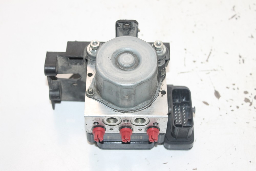 2016 Harley Ultra Limited FLHTK ABS Brake Pump Module Control Unit Box