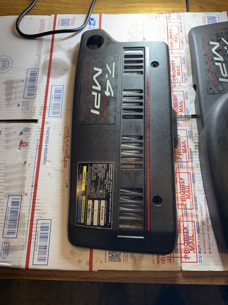 Mercruiser 7.4 MPI engine cover
