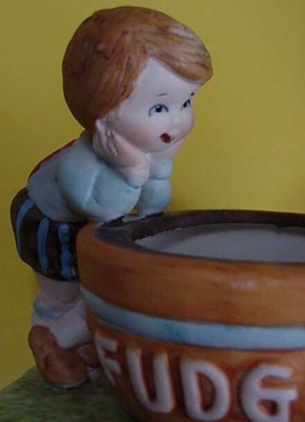 Hershey's Figurine candle