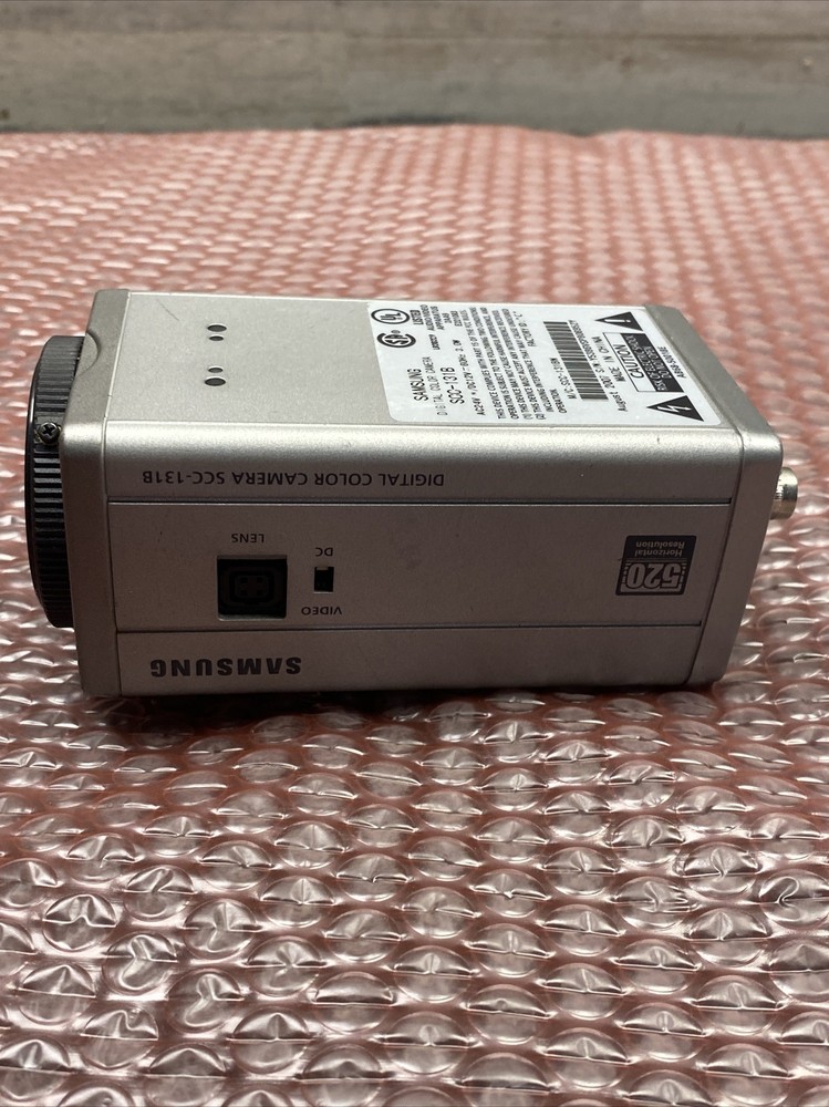 SAMSUNG SCC-131B Digital Color 520 Horizontal Resolution 24V 3W Security Camera