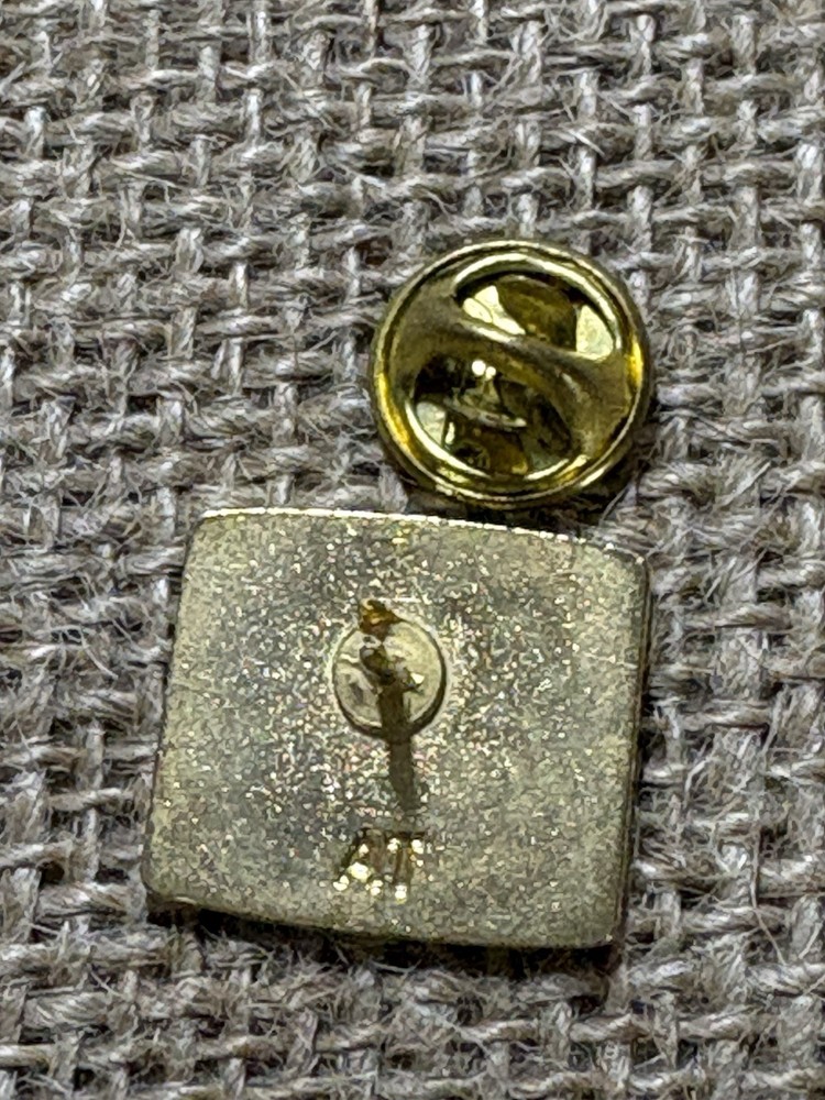 Vintage LABATT’S Blue Beer Enamel Lapel Pin ***READ