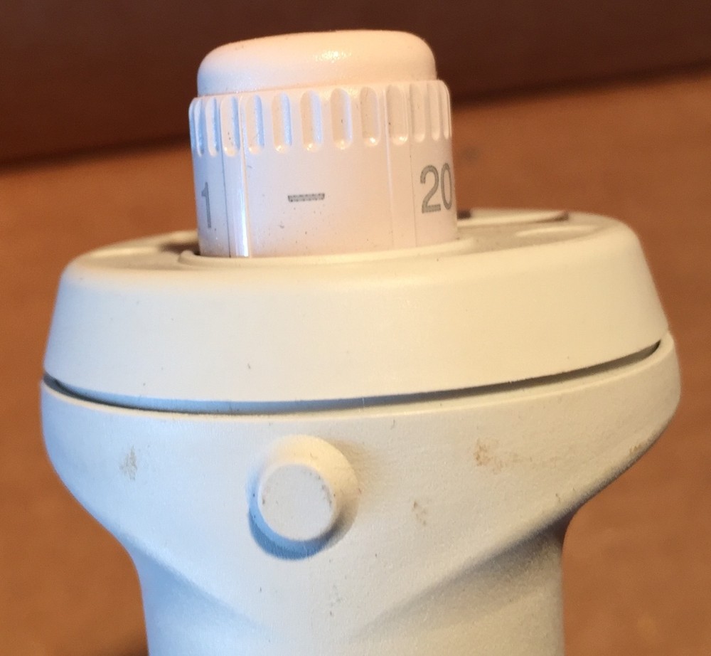 Eppendorf Reference Pipettor, 1-20 µL Variable Volume, Single Channel