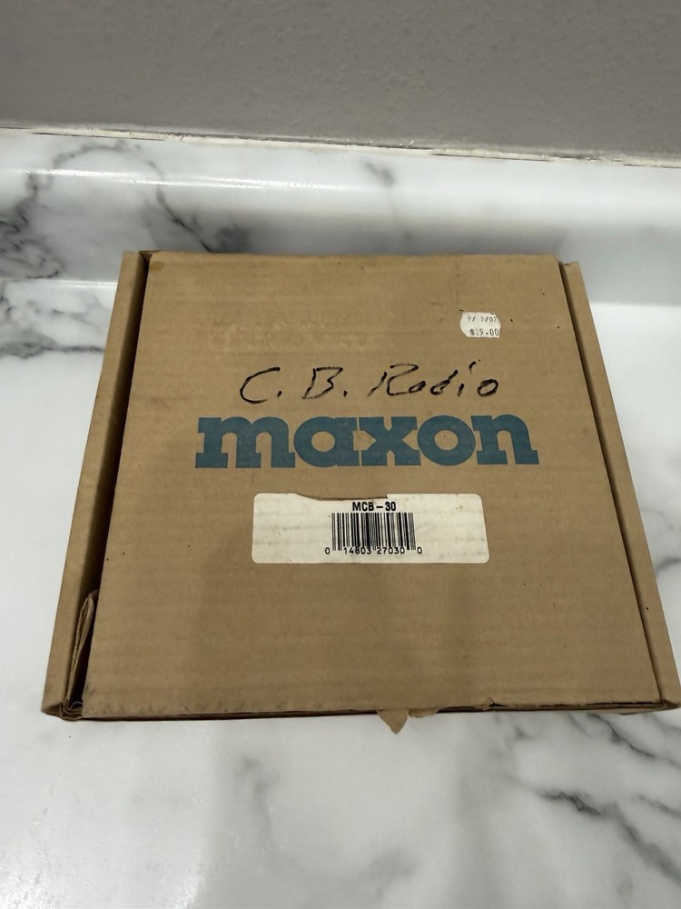 Maxon Compact 40 Channel Mobile CB Radio MCB-30 In Box Untested