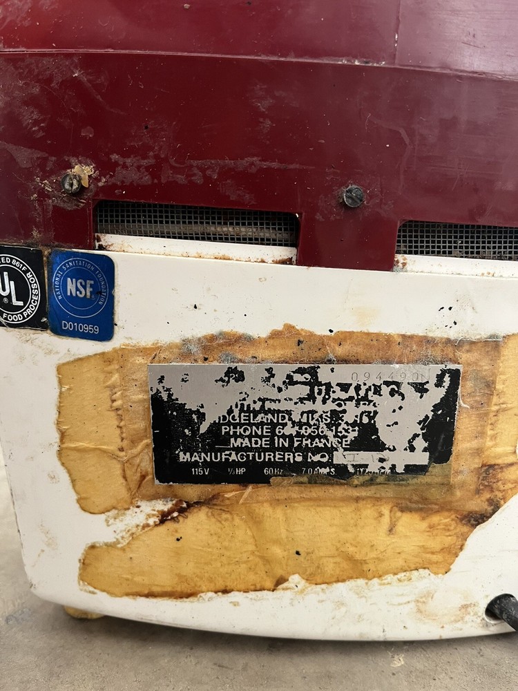 Robot Coupe R2 Combination Processor Base Only not working unsure how to use.