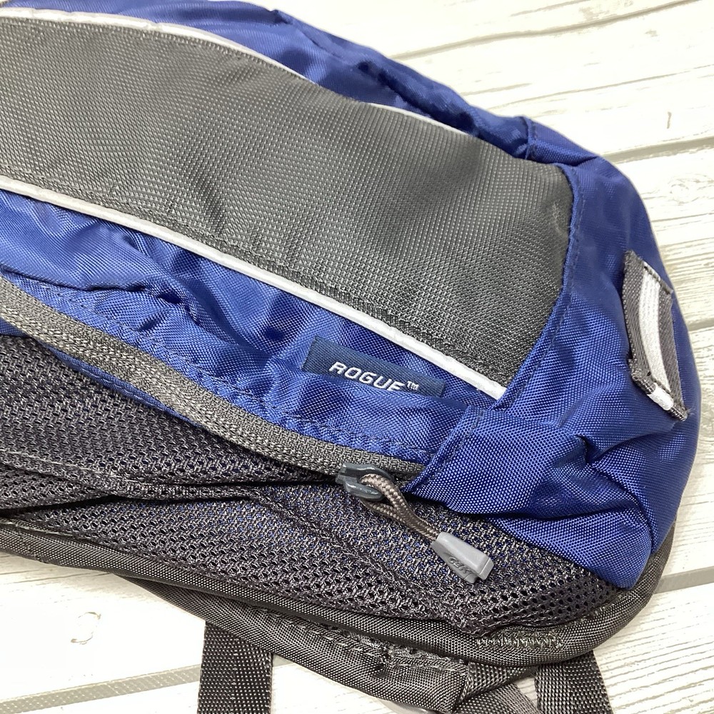 CamelBak Rouge Hydration Backpack 70oz Blue Zip-Up Pouches