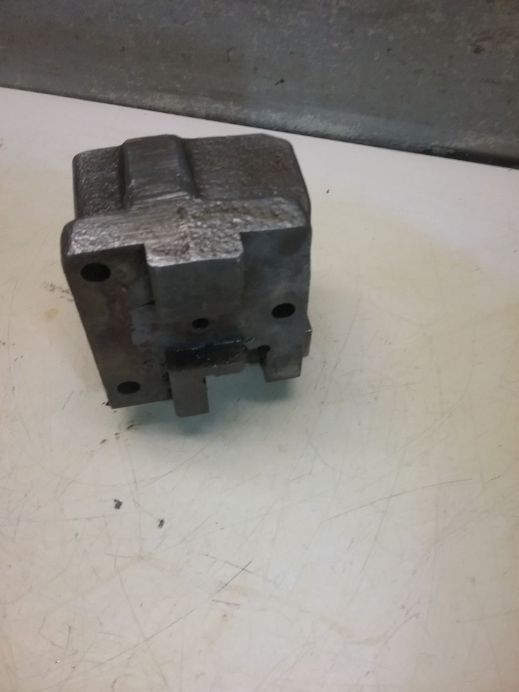 Cincinnati AVENGER 250T CNC TURNING CENTER_TOOL HOLDER #2