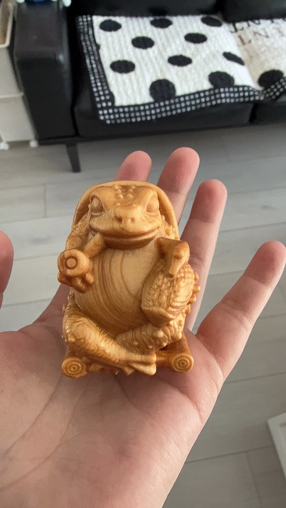 Thuja Wood Toad Carving Hand Piece Vintage Solid Wood Craft Ornament