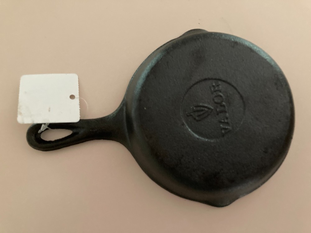 Valor Cast Iron Skillet Frying Pan 5” NWT