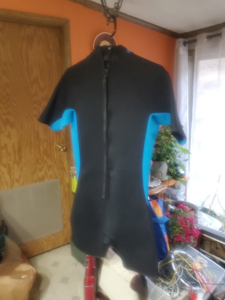 GLADIATOR NEOPRENE WET SUIT SIZE L