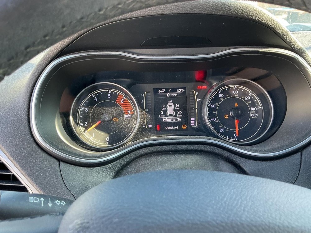 CHEROKEE 2019 Glove Box 4952969