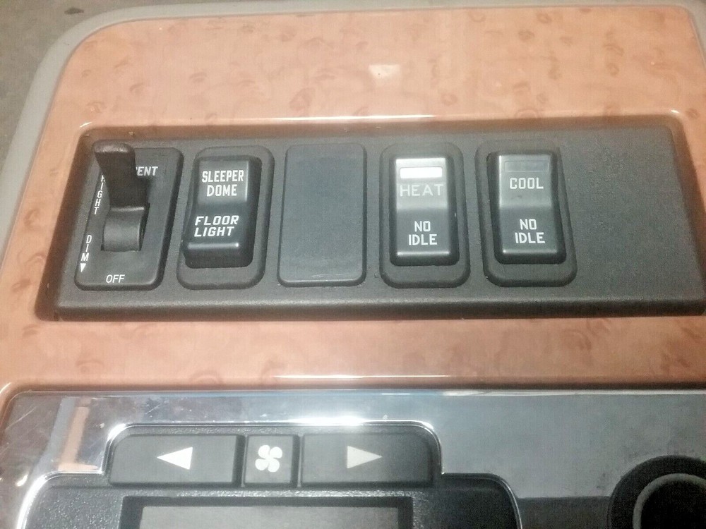 INTERNATIONAL SLEEPER CONTROL PANEL XS276452