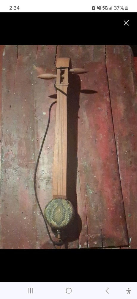 Chinese vintage 3 string guitar