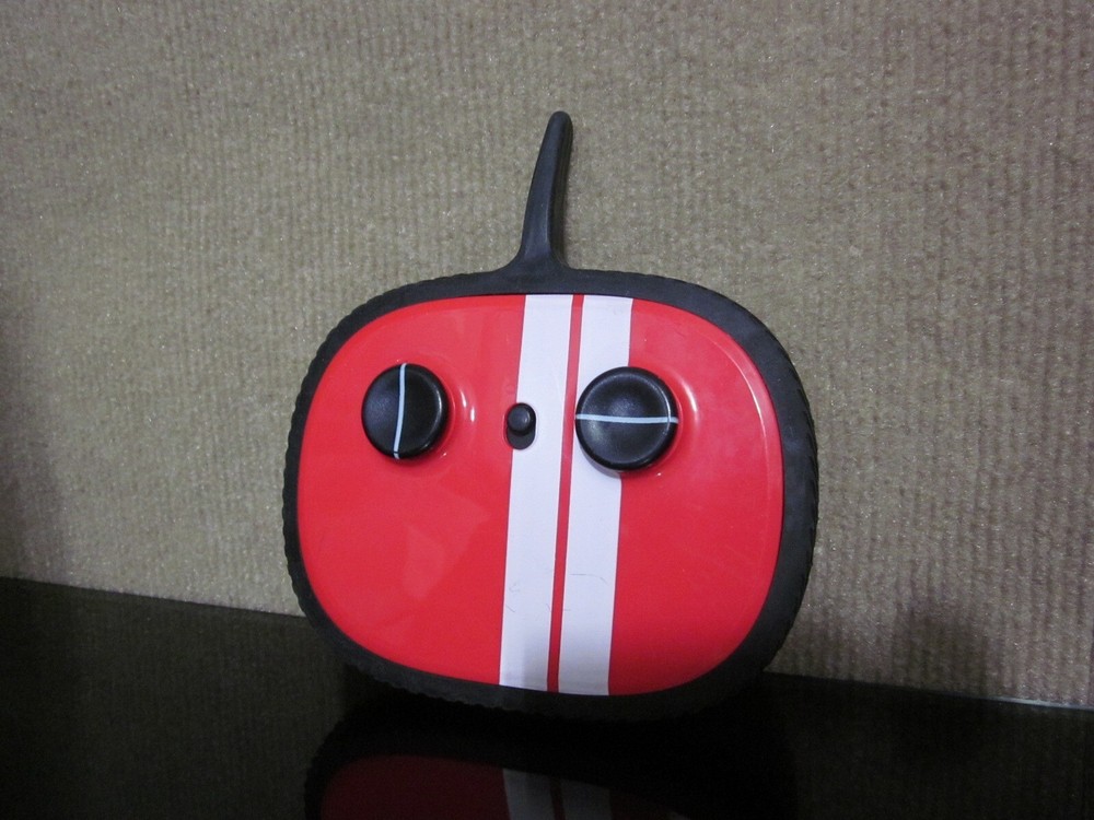 Sharper Image Road Rage Speed Bumpers Red Remote Control Only Tested