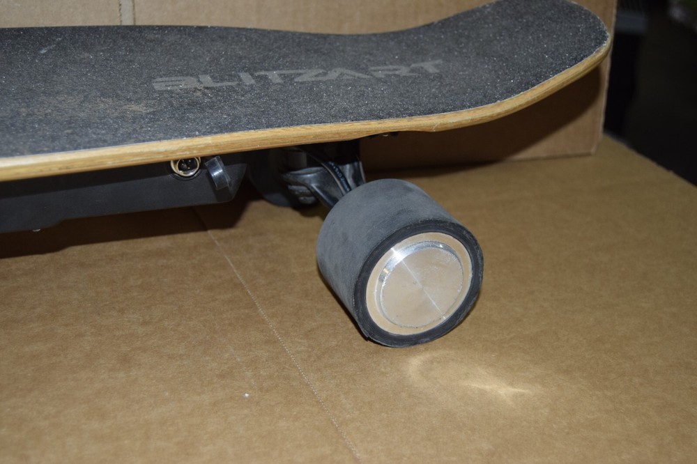 Blitzart 27" Electric Skateboard without Charger or Remote **AS-IS**