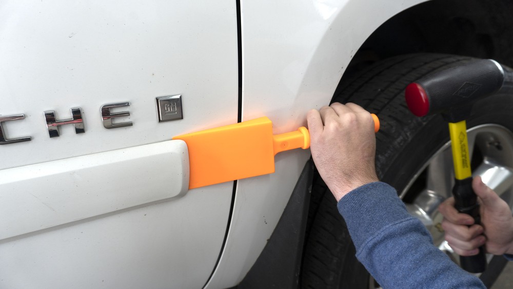 Lisle 81950 Molding Strip Tool