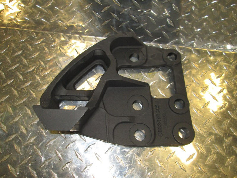 International Maxxforce 13 Engine Mount 3624308C2 (548-11241)