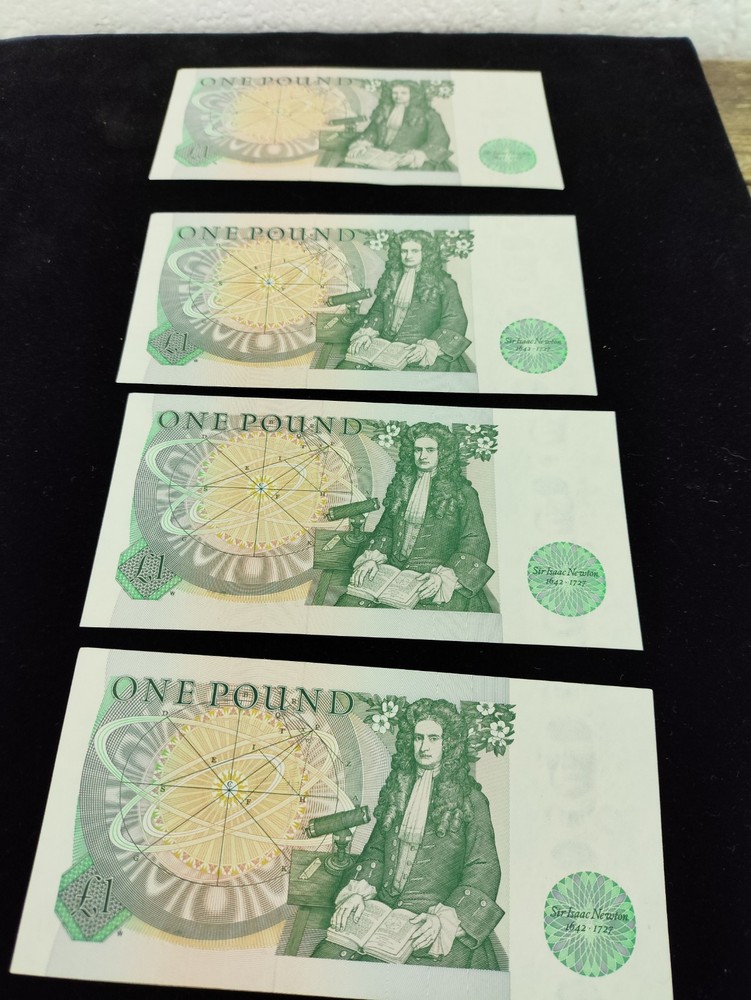 4 x Uncirculated Consecutive Numbered £1 One Pound Banknotes - Somerset - 74-77