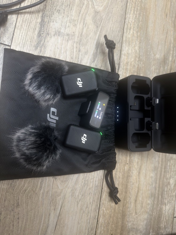 DJI Mic 2 Wireless Clip-On Microphone System, Black, Charging Case